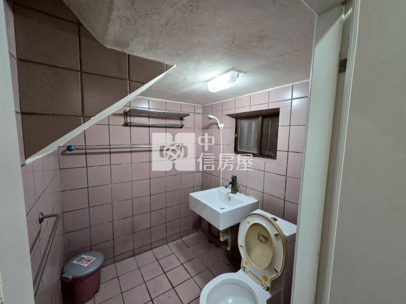 平鎮金陵路四段透天房屋室內格局與周邊環境
