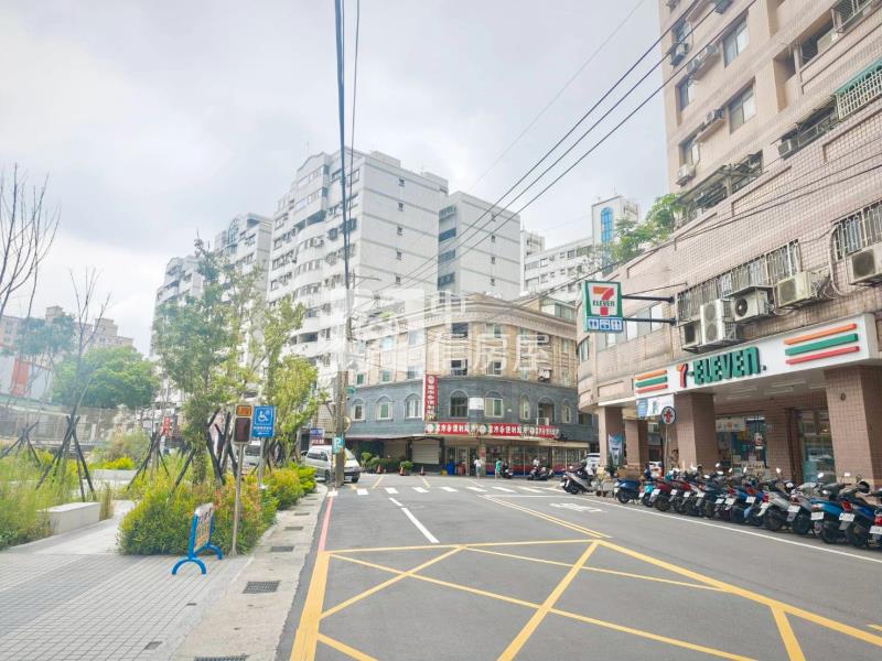 平鎮車站英雄鎮高樓套房房屋室內格局與周邊環境