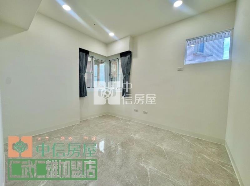 楠梓明亮四房平車房屋室內格局與周邊環境