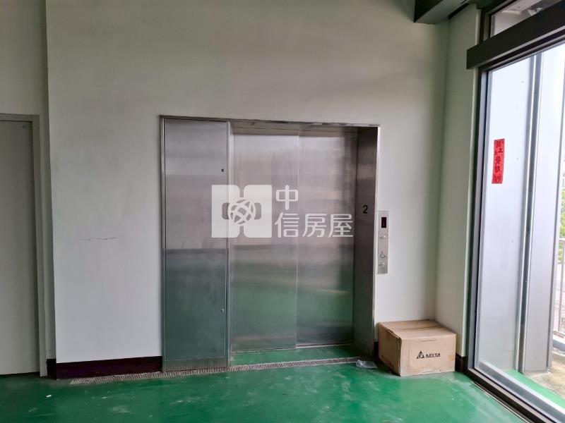 仁德太子輕齡挑高廠辦房屋室內格局與周邊環境
