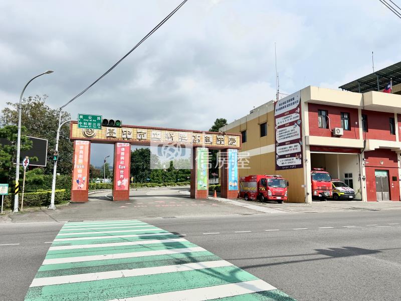 新社舊街熱鬧透天透店房屋室內格局與周邊環境