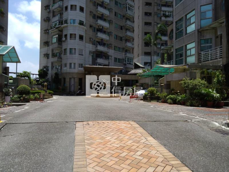 鳥松美麗皇家套房房屋室內格局與周邊環境