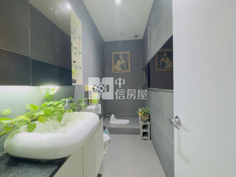 華勛市場合法夾層雙店面房屋室內格局與周邊環境