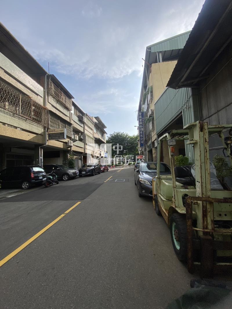 中山醫臨10米活路黃金店住房屋室內格局與周邊環境