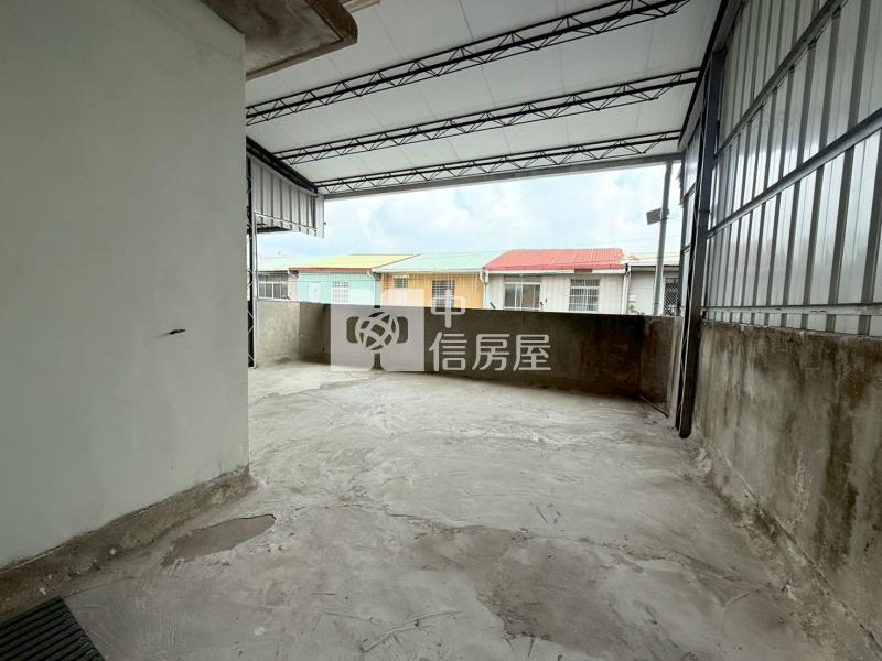 美群國小車庫孝親透天房屋室內格局與周邊環境