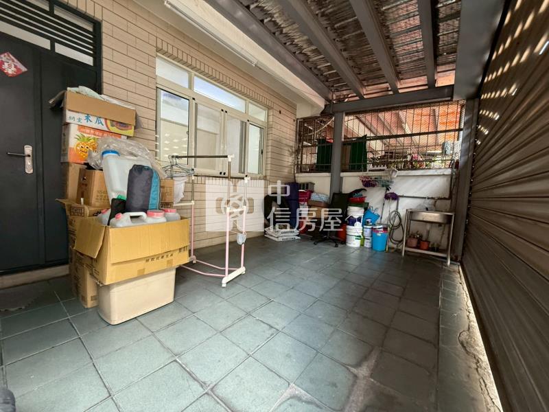 美群國小車庫孝親透天房屋室內格局與周邊環境