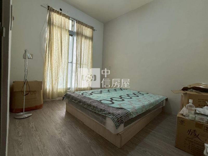 美群國小車庫孝親透天房屋室內格局與周邊環境