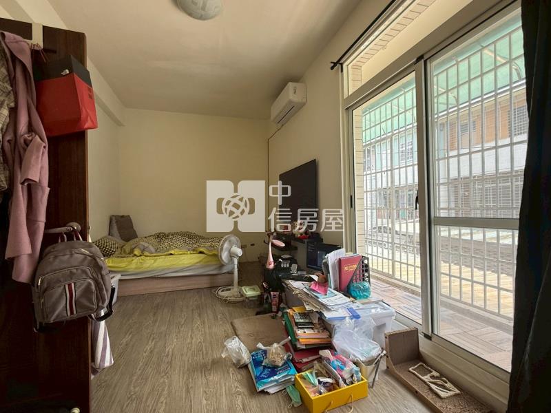 美群國小車庫孝親透天房屋室內格局與周邊環境