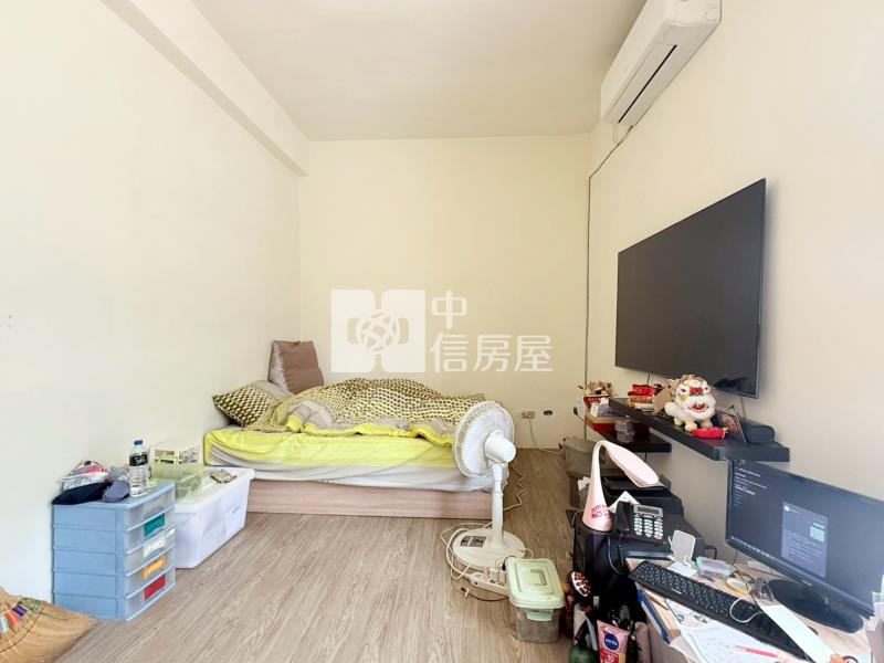 美群國小車庫孝親透天房屋室內格局與周邊環境