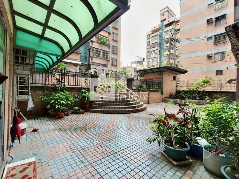 龍大地湖景電梯三房房屋室內格局與周邊環境