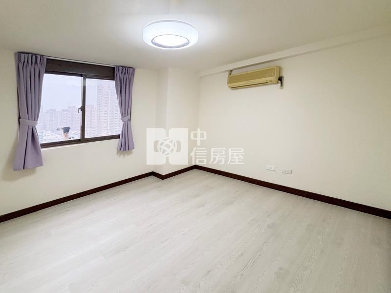 大地交響樓中樓四房平車房屋室內格局與周邊環境