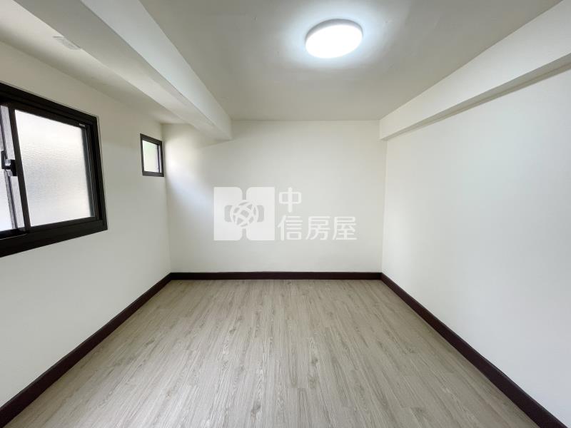 平德路透天房屋室內格局與周邊環境