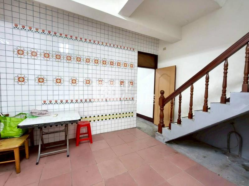 平鎮金陵路四段透天房屋室內格局與周邊環境
