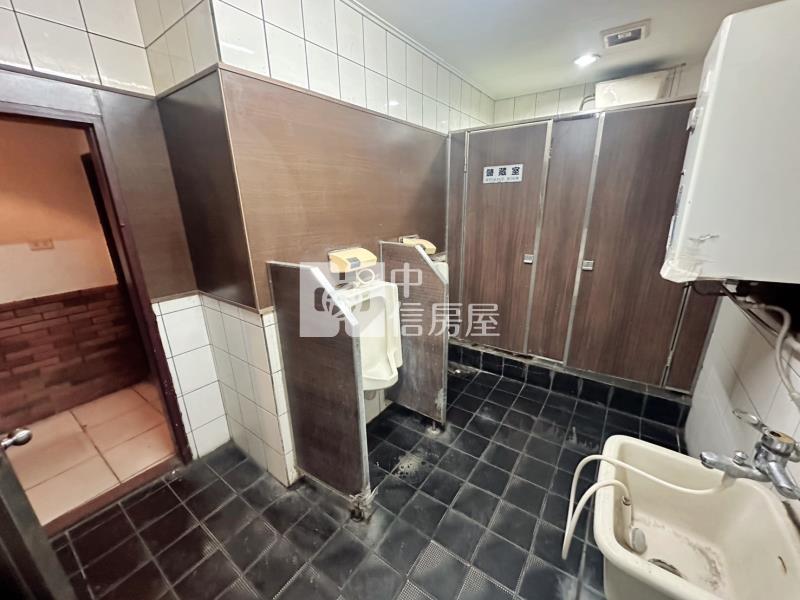 正青海路超大面寬百坪店霸（專簽）房屋室內格局與周邊環境