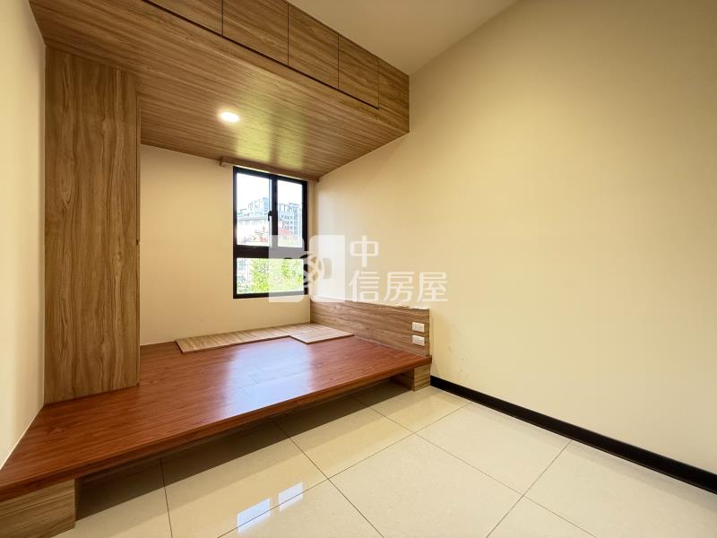 櫻花孩子王三房露台戶平車房屋室內格局與周邊環境