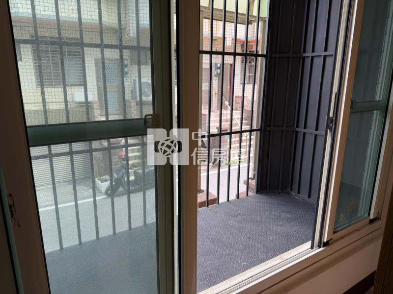 專-大潭工業區全新整理雙車位美透天房屋室內格局與周邊環境