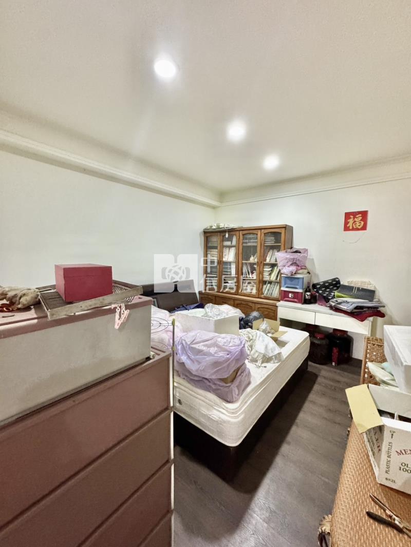 近愛買商圈.楊梅交流道方正店面透天房屋室內格局與周邊環境