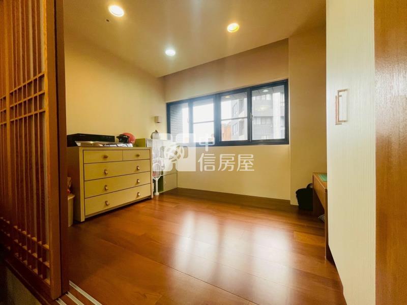 市政LV高樓層景觀3+1房附雙平車房屋室內格局與周邊環境