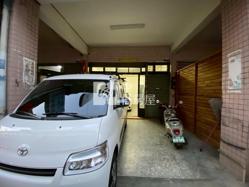 19甲10米路雙車透店房屋室內格局與周邊環境