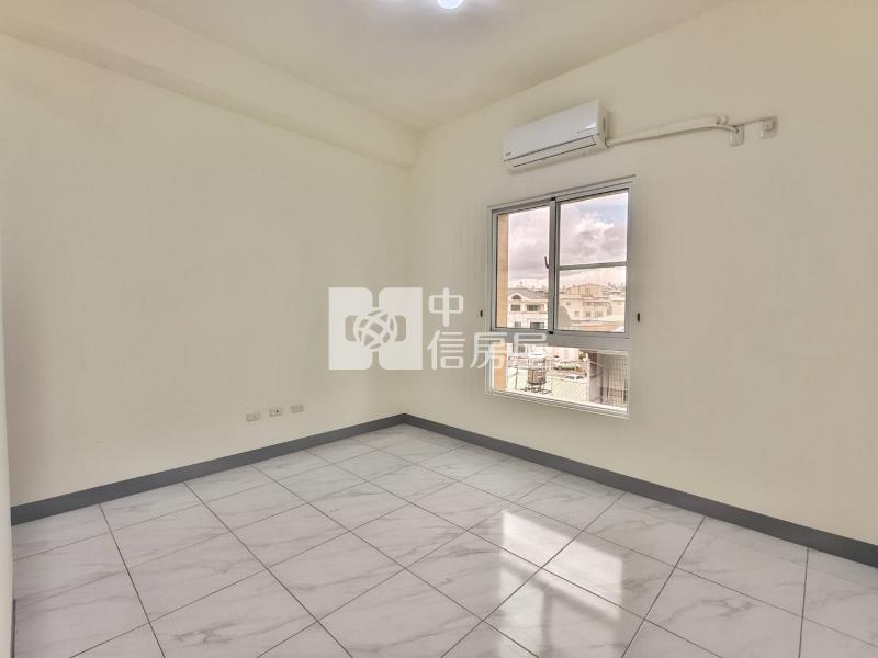 屏東三期文教區5年輕齡雙車華廈房屋室內格局與周邊環境