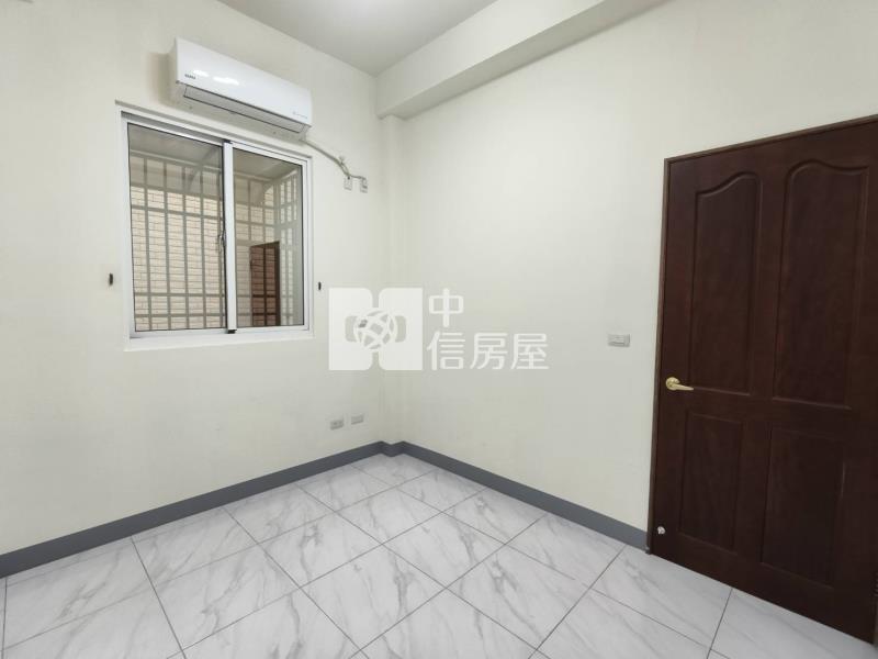 屏東三期文教區5年輕齡雙車華廈房屋室內格局與周邊環境