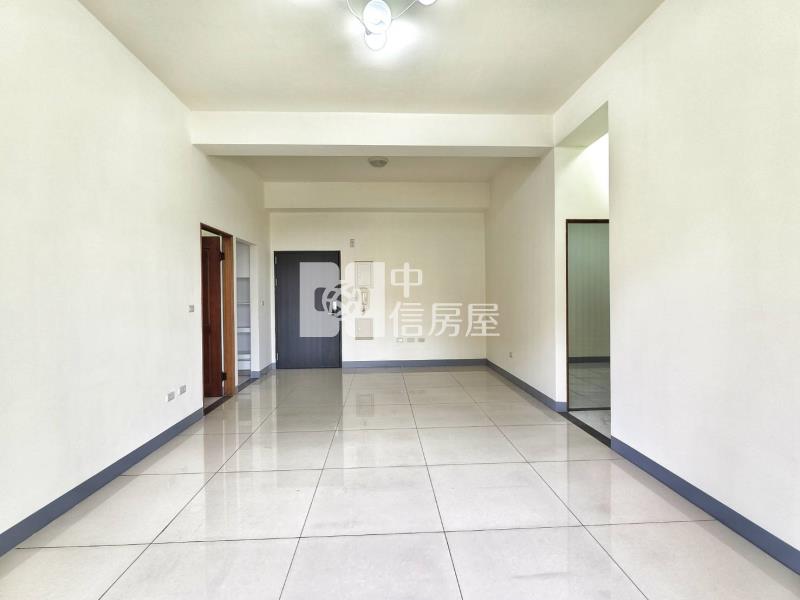 屏東三期文教區5年輕齡雙車華廈房屋室內格局與周邊環境