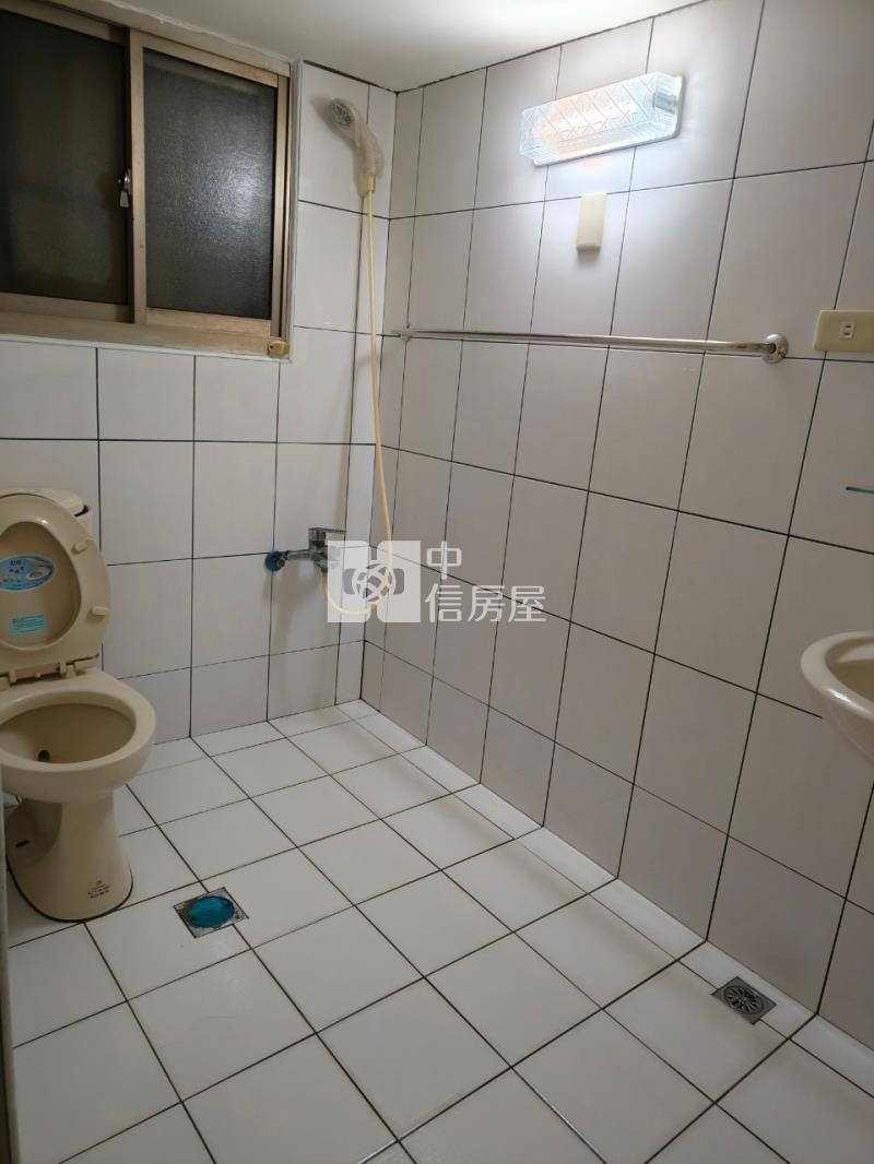十全國小靜巷透天房屋室內格局與周邊環境