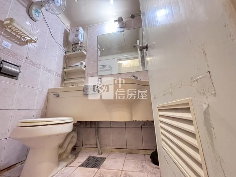 (順天中來文化廣場)正一中商圈低總價陽台美套房屋室內格局與周邊環境