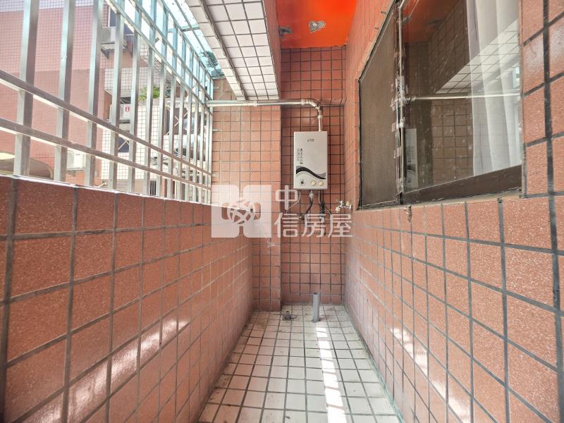 幸福小城1樓雙車位房屋室內格局與周邊環境