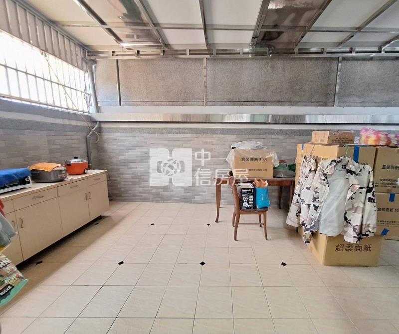 歸仁成功13年透天房屋室內格局與周邊環境