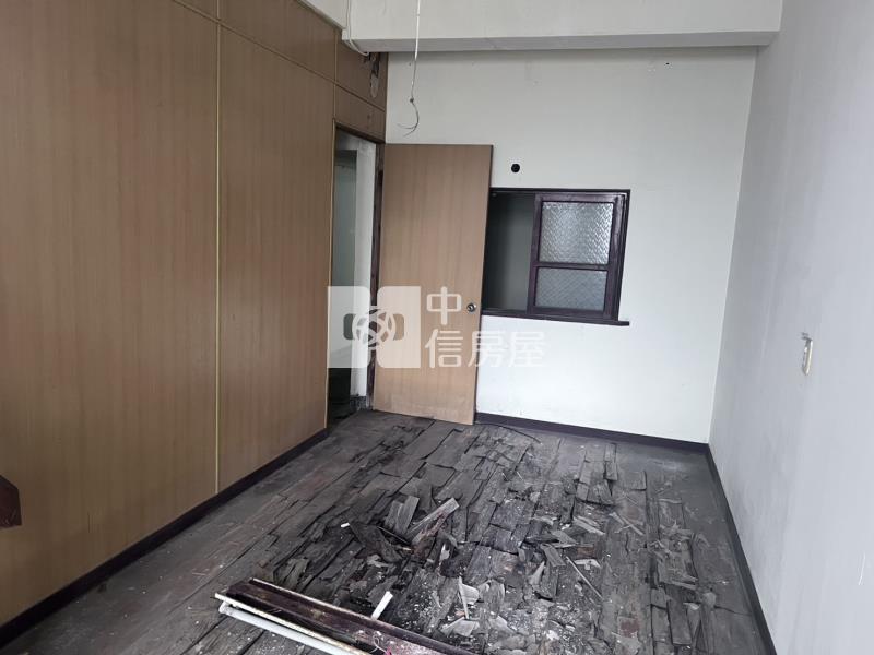 茄萣超便宜店面住家房屋室內格局與周邊環境