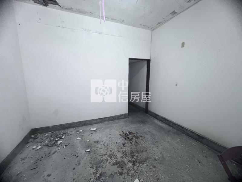 茄萣超便宜店面住家房屋室內格局與周邊環境