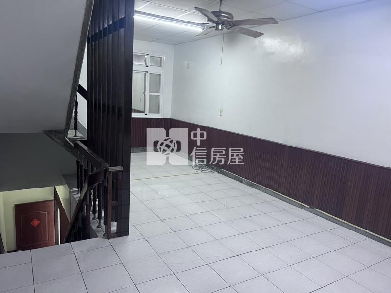 茄萣海景第一排店面住家房屋室內格局與周邊環境