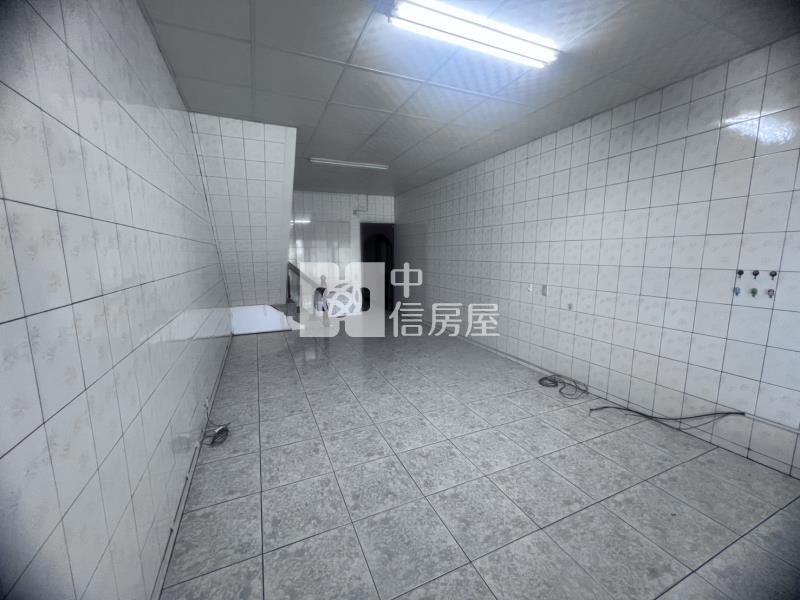 茄萣海景第一排店面住家房屋室內格局與周邊環境