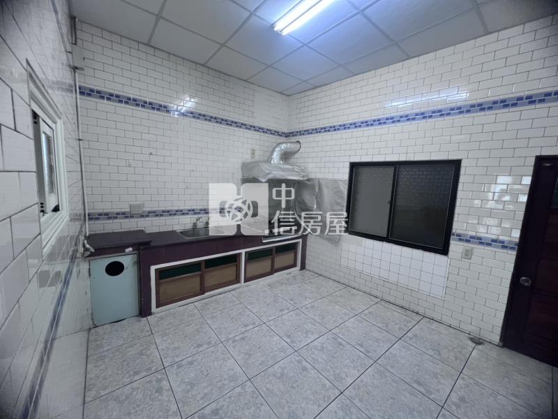茄萣海景第一排店面住家房屋室內格局與周邊環境