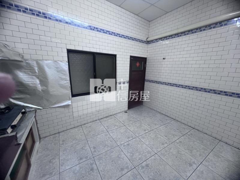 茄萣海景第一排店面住家房屋室內格局與周邊環境
