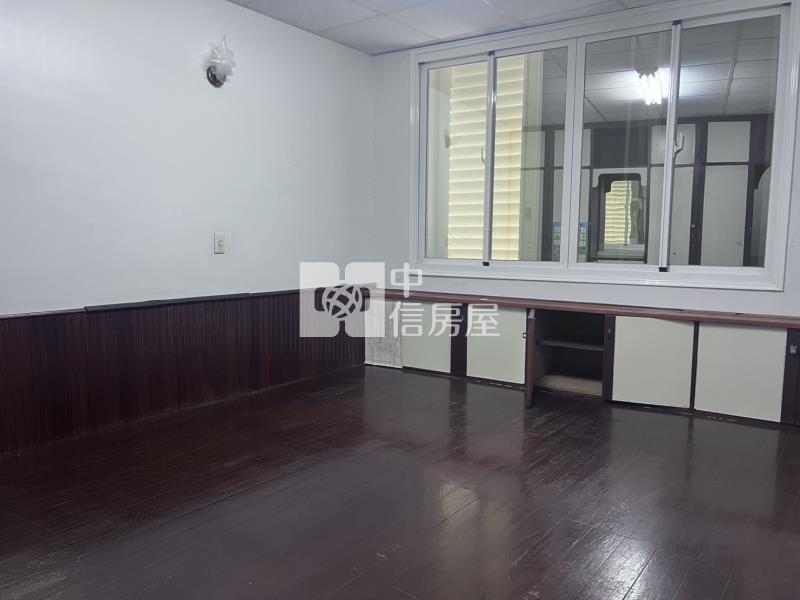 茄萣海景第一排店面住家房屋室內格局與周邊環境