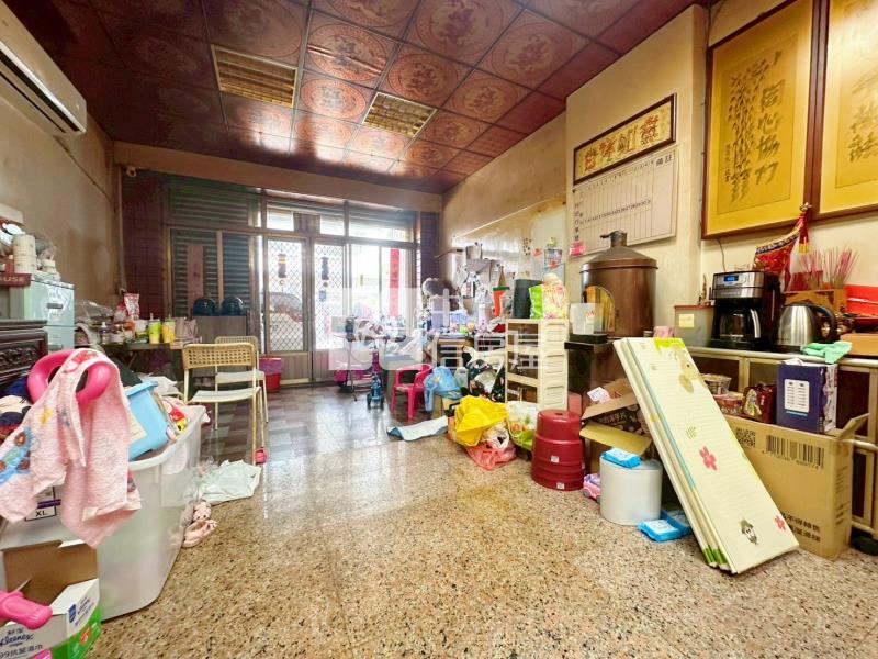 爽文國中旁孝親房臨路透天房屋室內格局與周邊環境