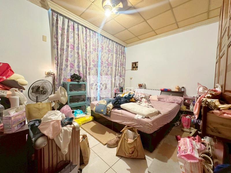 爽文國中旁孝親房臨路透天房屋室內格局與周邊環境