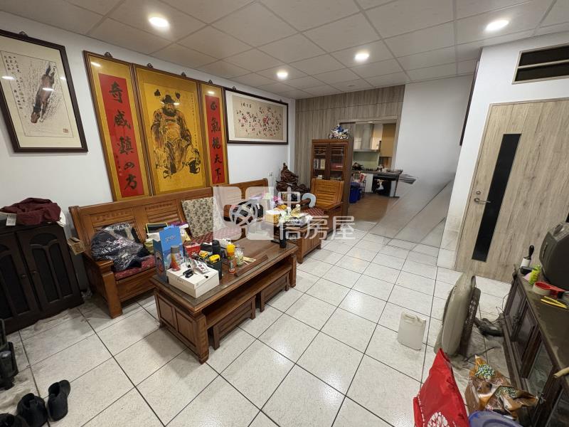 南勢重劃區透天別墅+三車位房屋室內格局與周邊環境