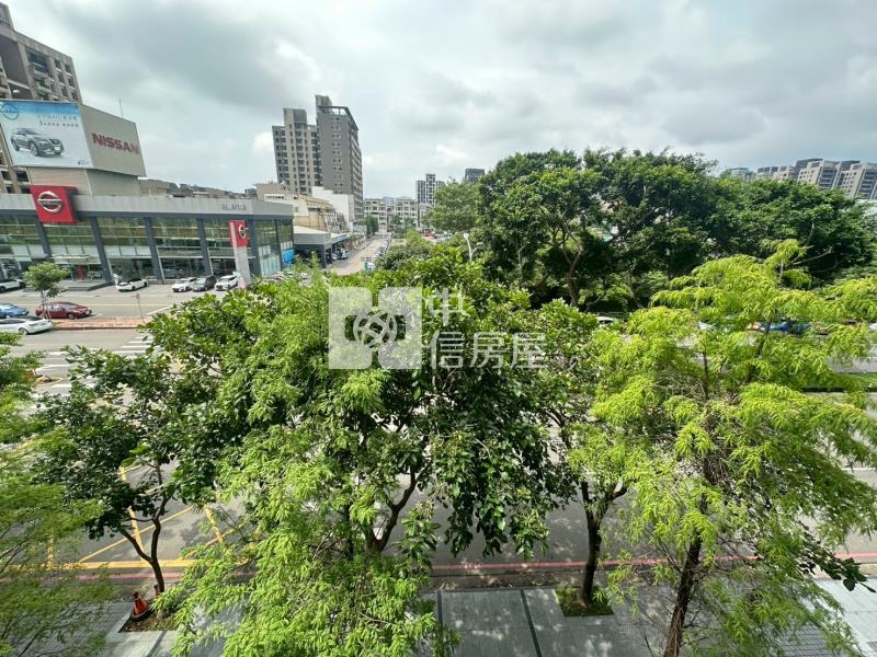11期順天敦凰精緻裝潢四房雙主臥四平車房屋室內格局與周邊環境