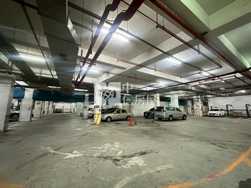 松竹國小採光大三房車位好租房屋室內格局與周邊環境