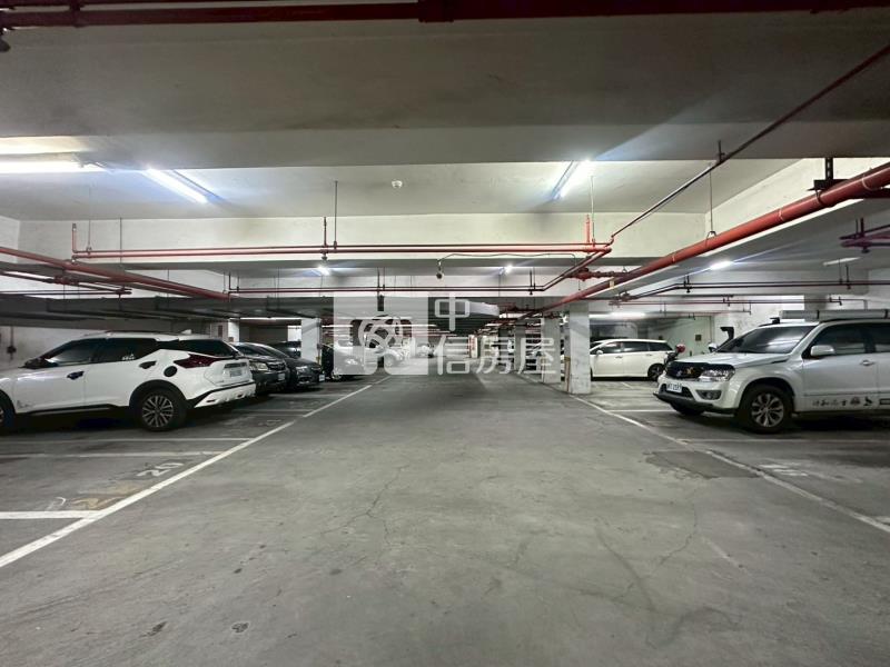松竹國小採光大三房車位好租房屋室內格局與周邊環境