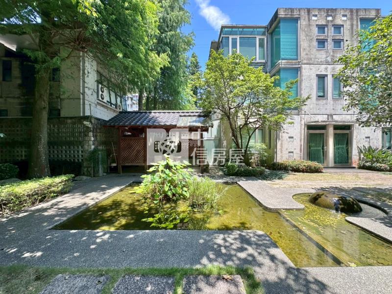日式清水模雙車位美墅房屋室內格局與周邊環境