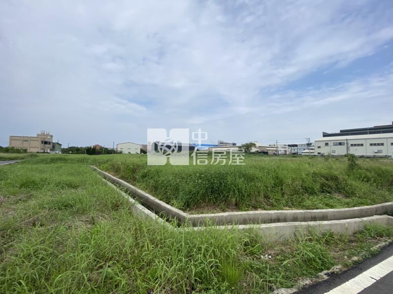 崙坪工業區丁建房屋室內格局與周邊環境