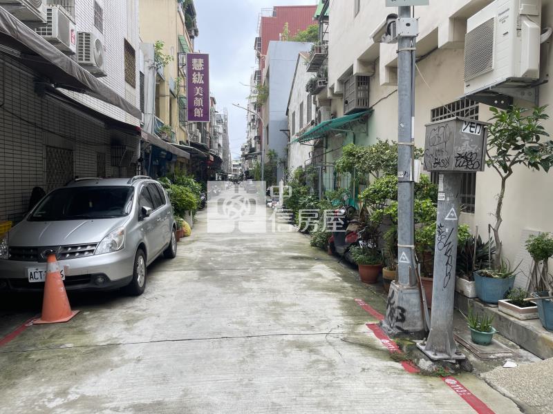 國民市場懷舊透天宅房屋室內格局與周邊環境