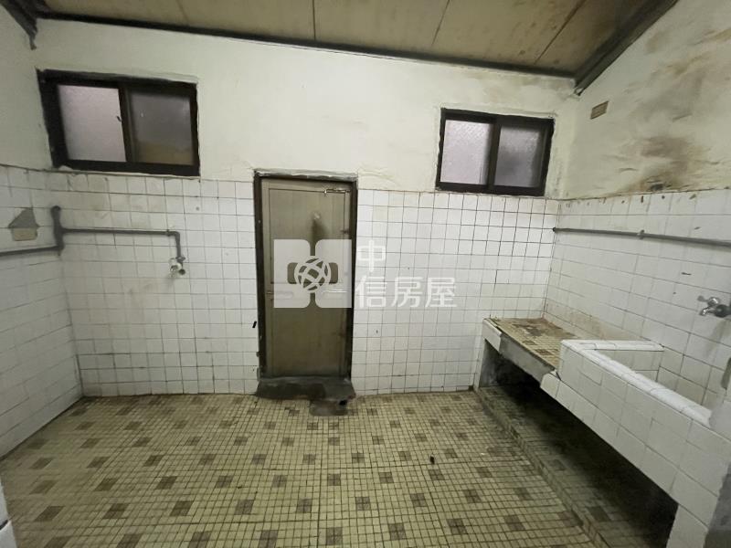 國民市場懷舊透天宅房屋室內格局與周邊環境