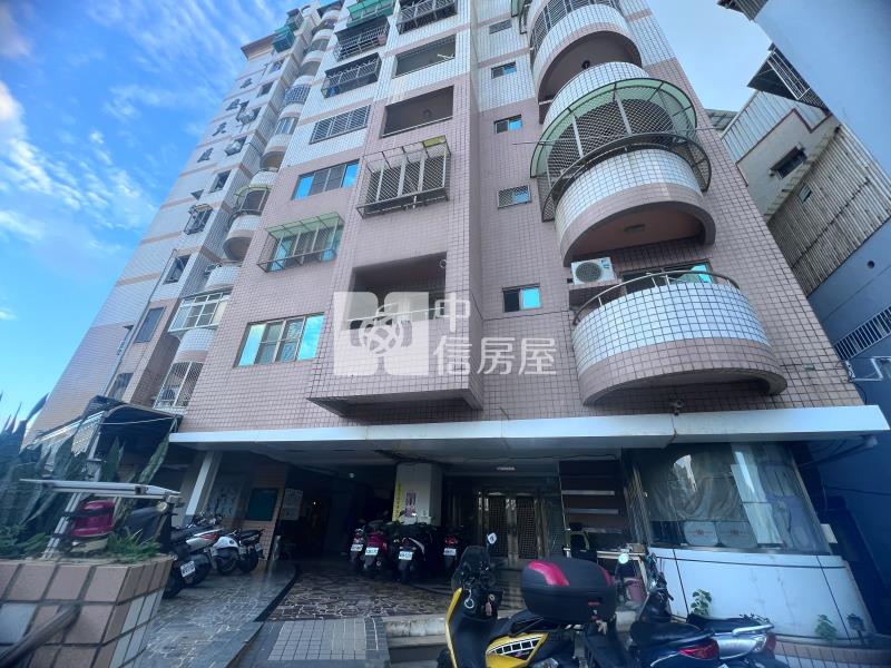 新化圓環四房含車位房屋室內格局與周邊環境