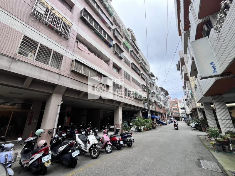 太平天下高樓露台戶三房車位房屋室內格局與周邊環境