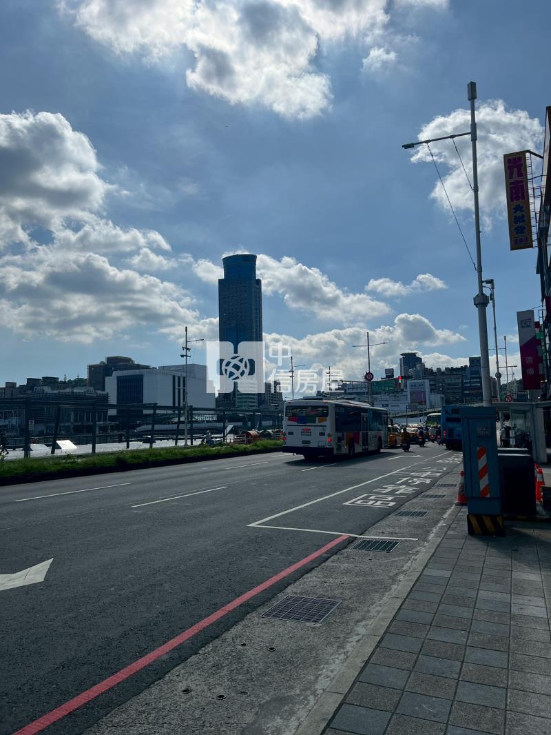 ●孝三路電梯華廈房屋室內格局與周邊環境